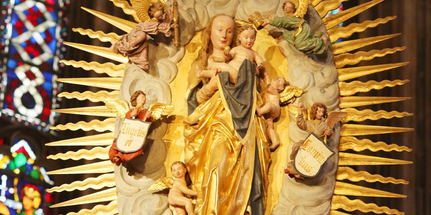 Strahlenkranzmadonna im Aachener Dom