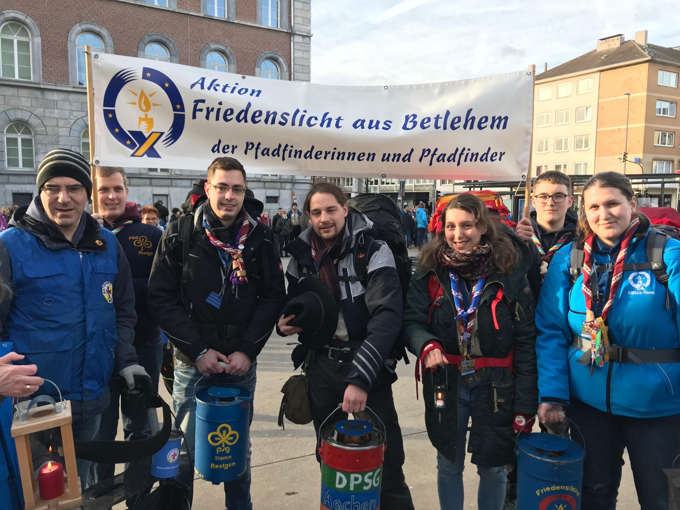 2019: Das Friedenslicht ist am Aachener Hauptbahnhof angekommen