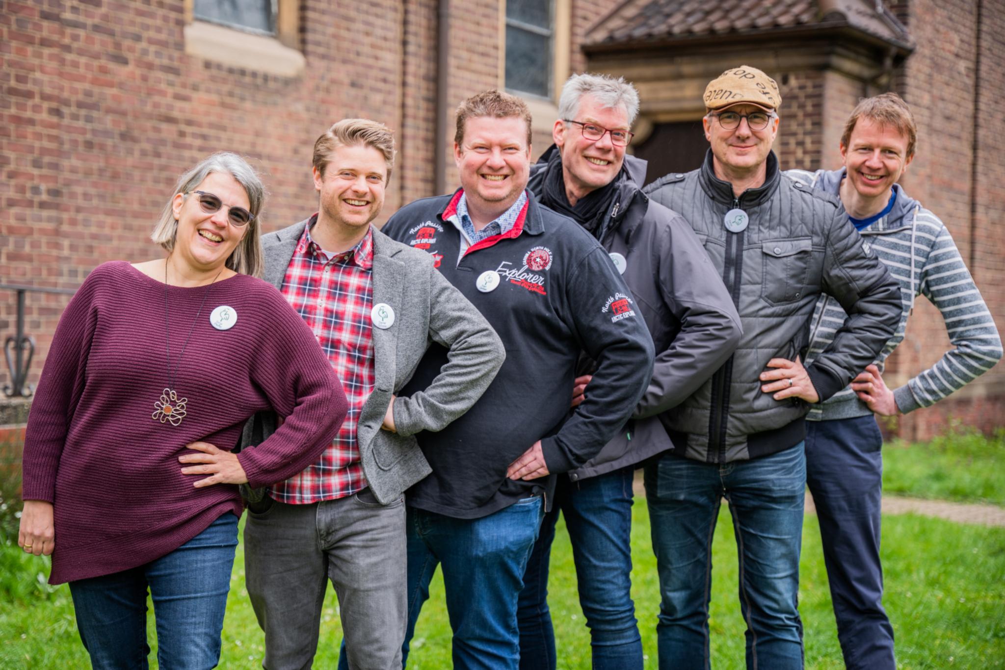Als Team liegt ihnen der Gedanke von Umweltschutz und Nachhaltigkeit am Herzen (v.l.): Sonja Pfeiffer, Daniel Scherer (Gemeindereferent), Sven Gelißen, Marco Köhler, Rainer Sperling und Stefan Winkelmann. Nicht mit auf dem Bild, aber auch mit dabei: Petra Thomson und Lisa Bischoffs.