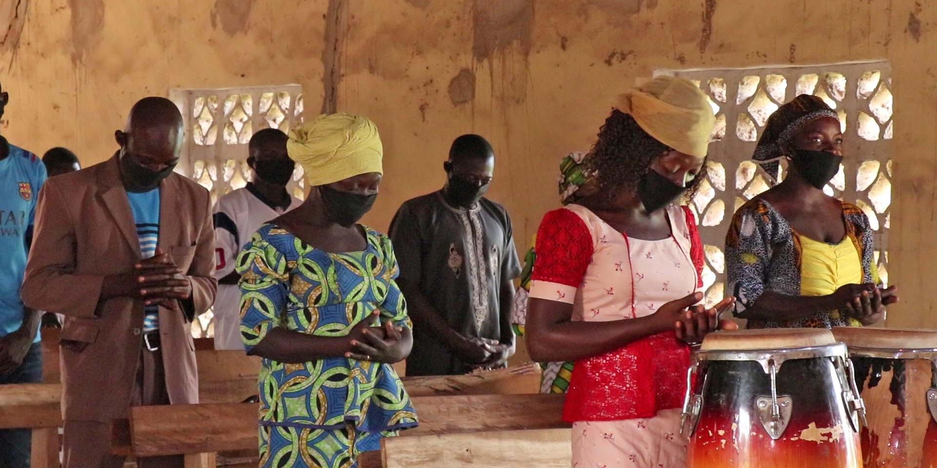 Die Kirche in Afrika, Asien und Ozeanien braucht deshalb die Solidarität der gesamten Kirche weltweit.