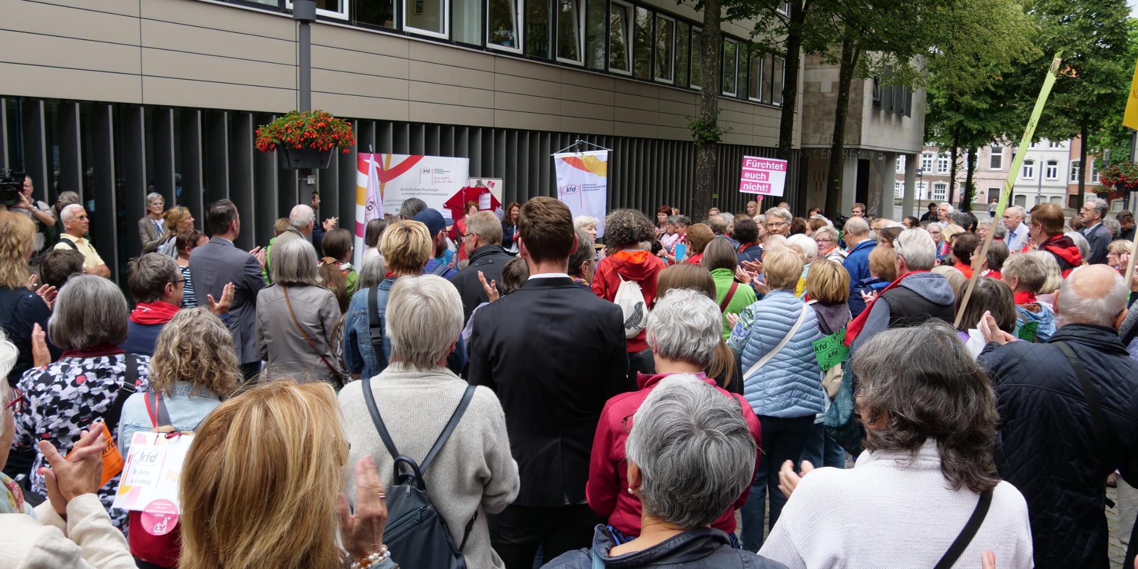 Archivfoto: Maria 2.0 in Aachen, 8. Juli 2019. In diesem Jahr hat die Veranstaltung gemäß der Corona-Richtlinien stattgefunden.