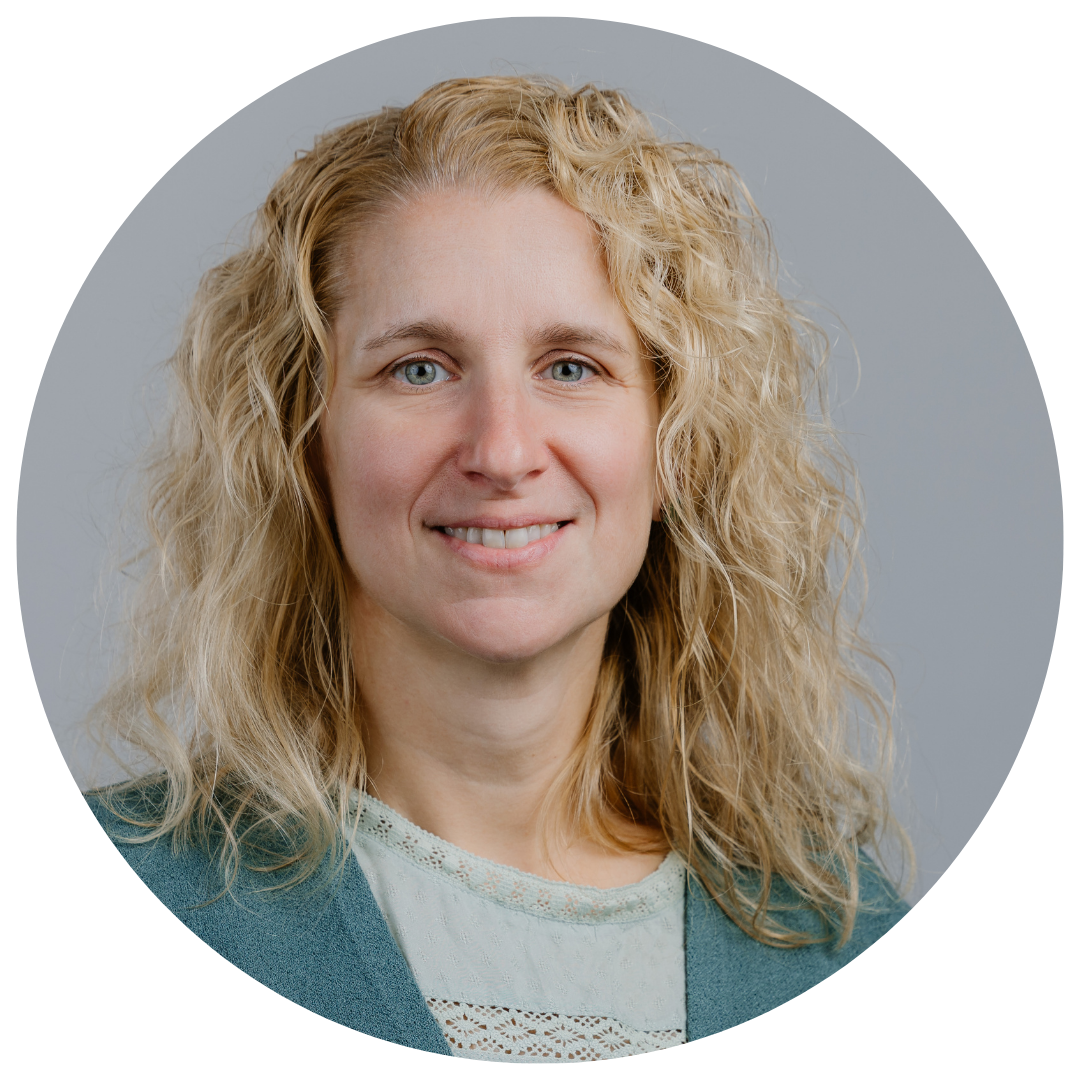 katharina braun_refrerentin für fundrasing, sympatische blonde Frau, lächelnd, Alter Ende dreißig (c) Biatum Aachen/Martin Braun katharina braun_refrerentin für fundrasing, sympatische blonde Frau, lächelnd, Alter Ende dreißig