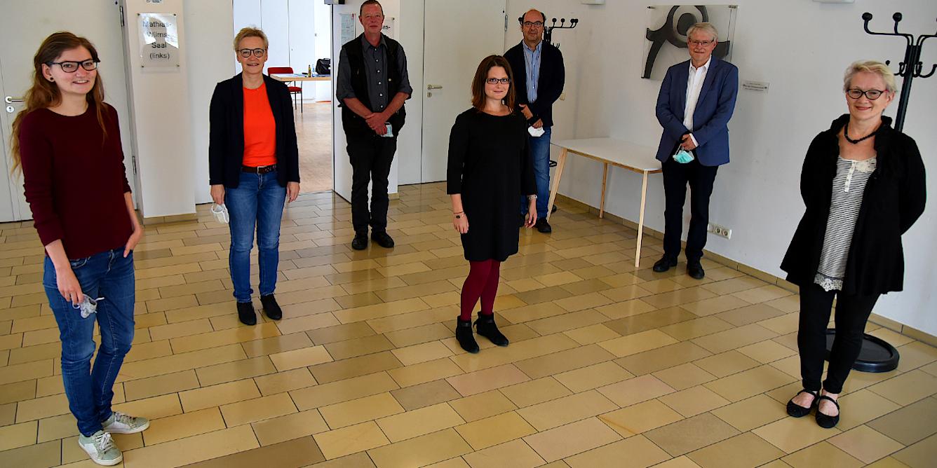 v.l.n.r.: Kathrin Henneberger, Mobbing-Kontakt-Stelle Bistum Aachen; Andrea Kett, Bistum Aachen; Andreas Saßmannshausen, Institut für Arbeitsmedizin, Sicherheitstechnik und Ergonomie; Ann-Katrin Steibert, DGB Region NRW-Süd-West Aachen; Rainer Rißmayer, Nell-Breuning-Haus; Heinz-Bernd Hochgreve, Landesinstitut für Arbeitsgestaltung NRW; Elke Böhme, Mobbing-Beraterin Bistum Aachen.