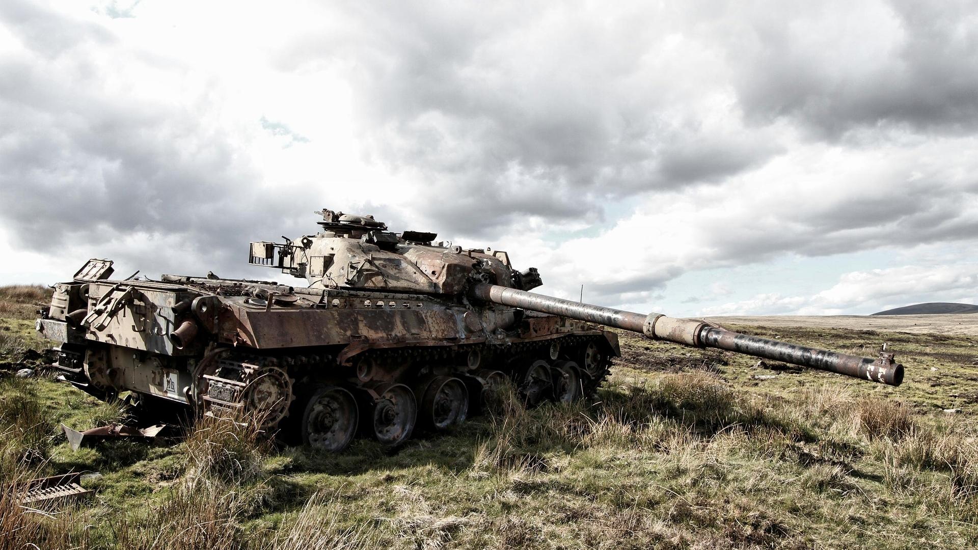 'Panzer fahren, Bomben fallen verbreiten Angst und Schrecken...'