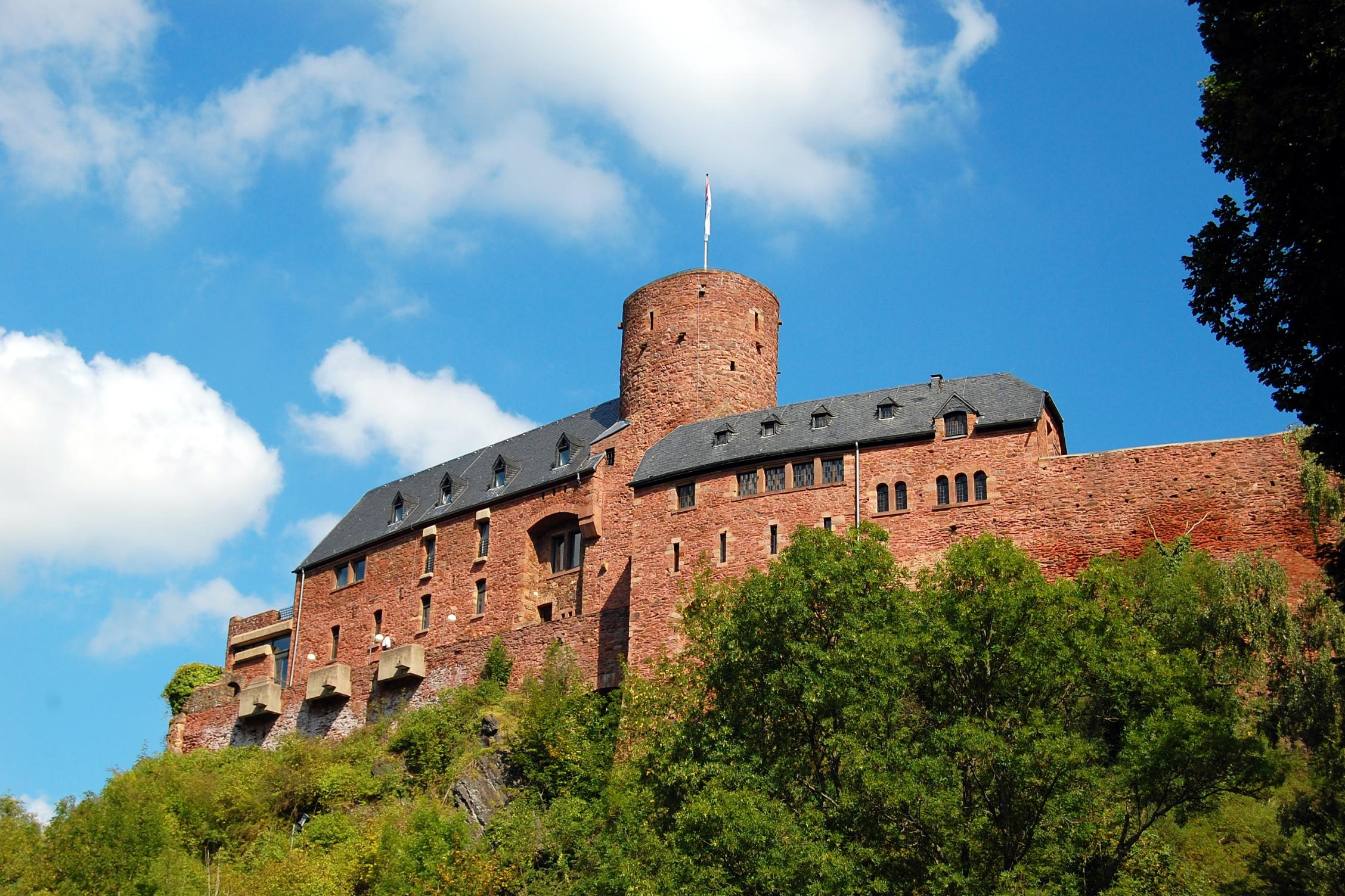 Burg Hengebach in der Eifel