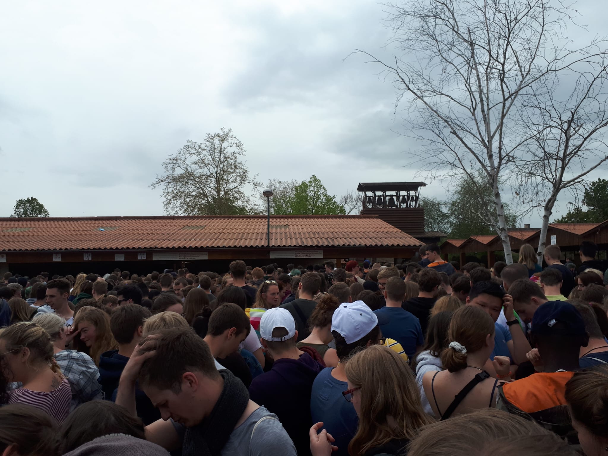 Essensschlange in Taizé