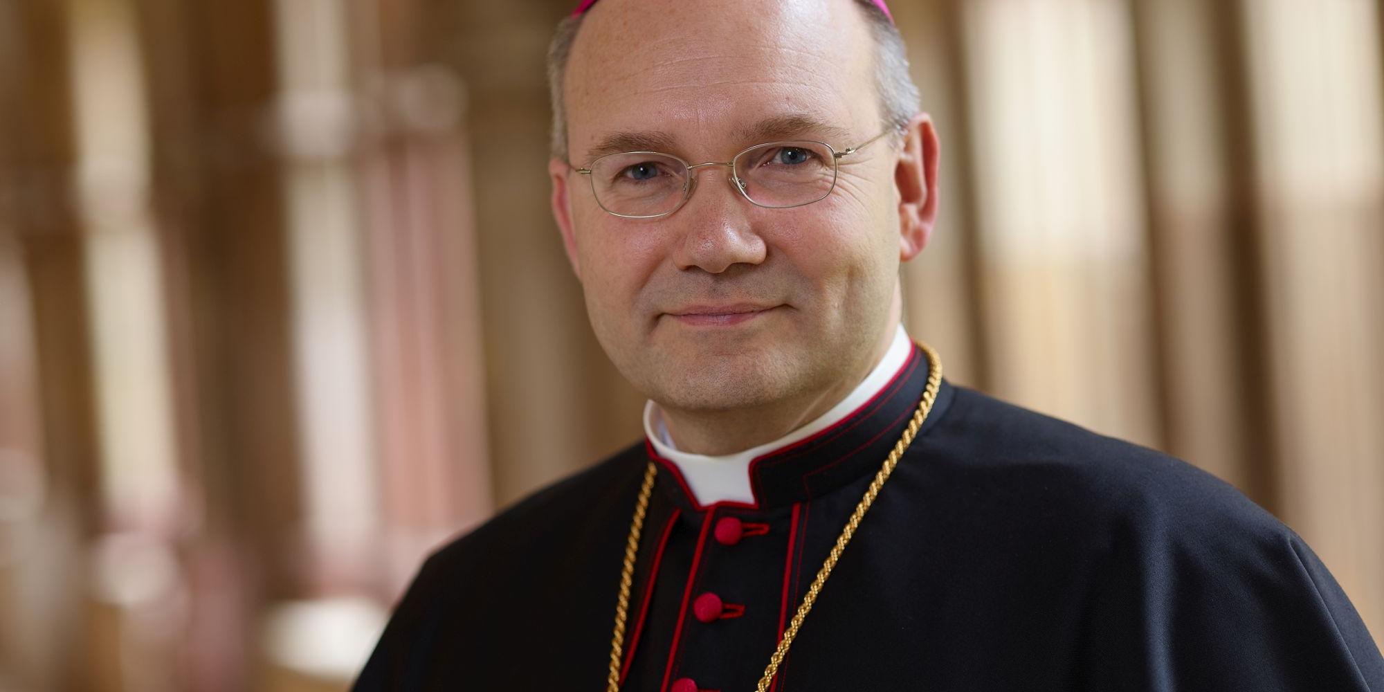 Bischof Dr. Helmut Dieser