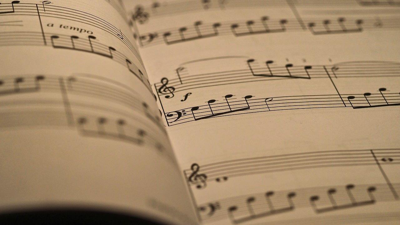 sheet-music-Ralf Ruppert auf Pixabay