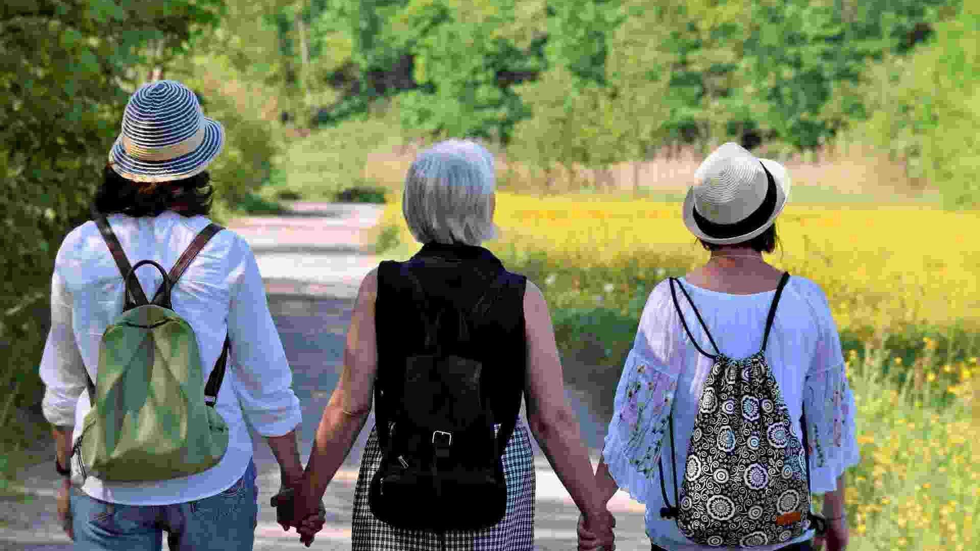 happy-mothers-day-g83ec04b0b_1920