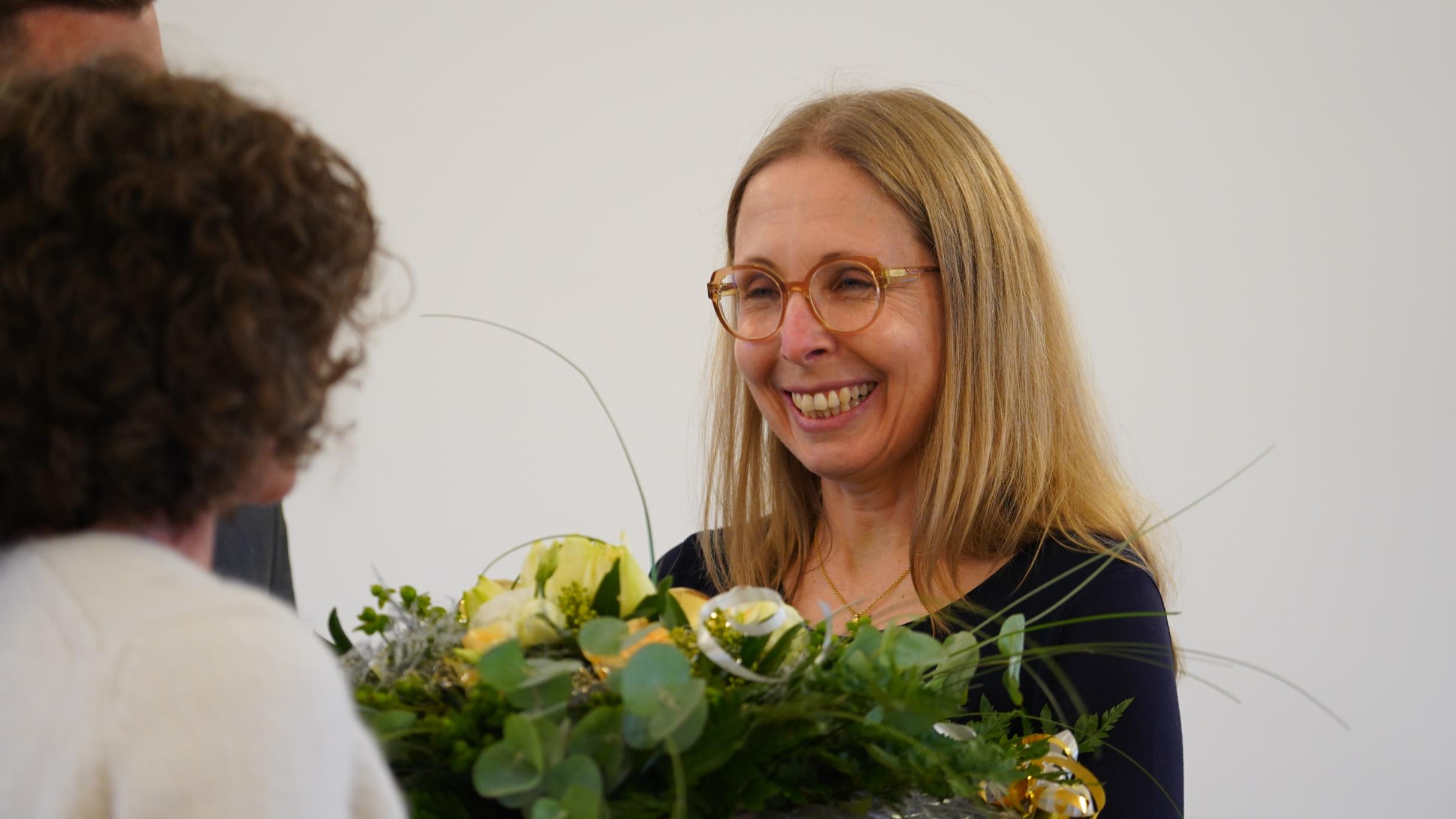 Übergabe Ernennungsurkunde Frau Groth