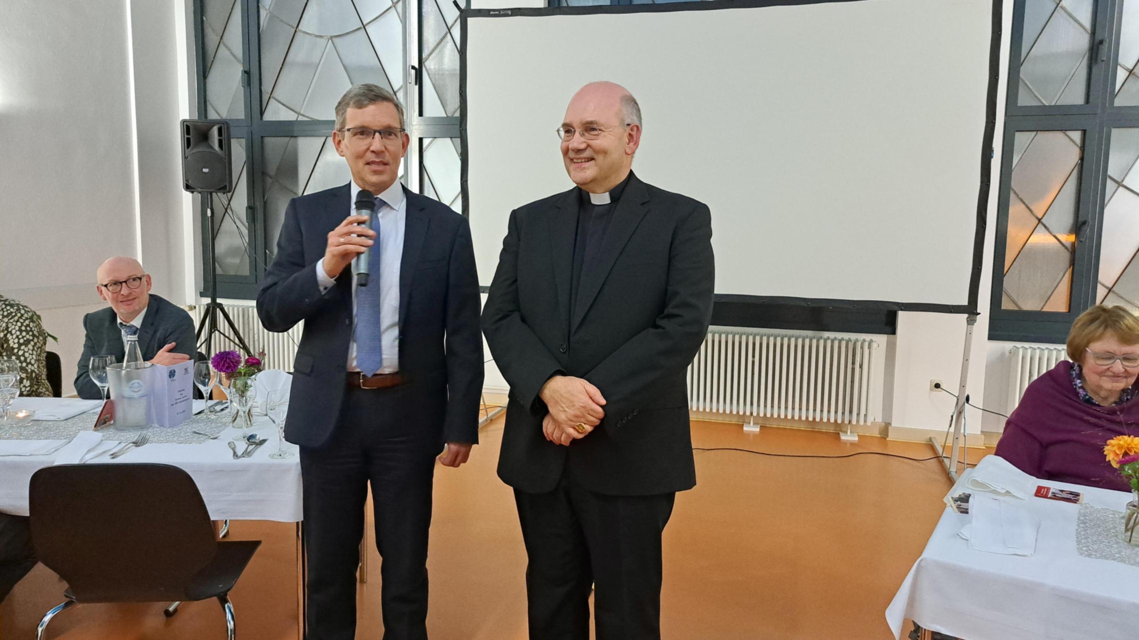 Bischof Dr. Helmut Dieser und Dr. Thomas Ervens (Bischöfliches Generalvikariat Aachen)