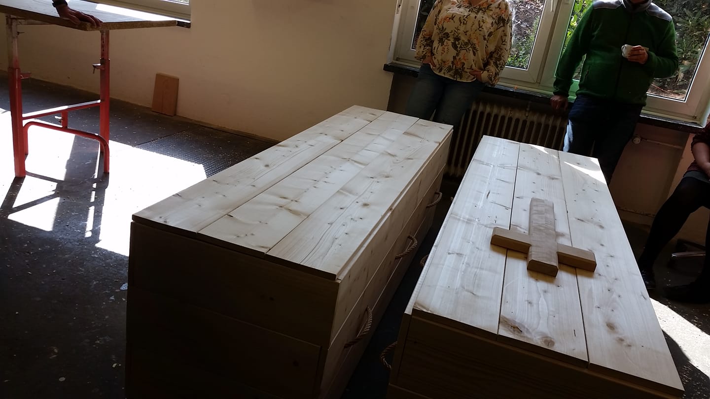 Holzsarg in Schreinerei bei Workshop