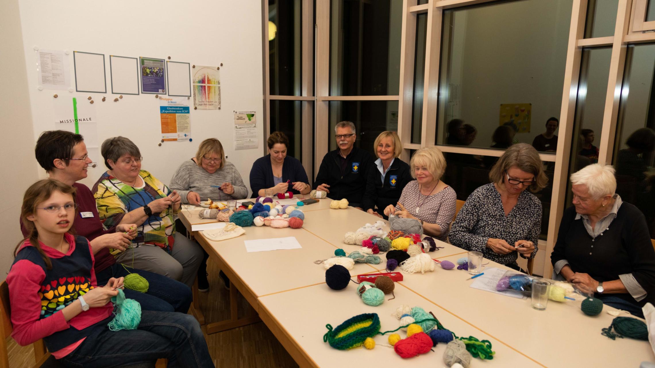 Häkel-Event für die ökomenische Notfallseelsorge Neuss