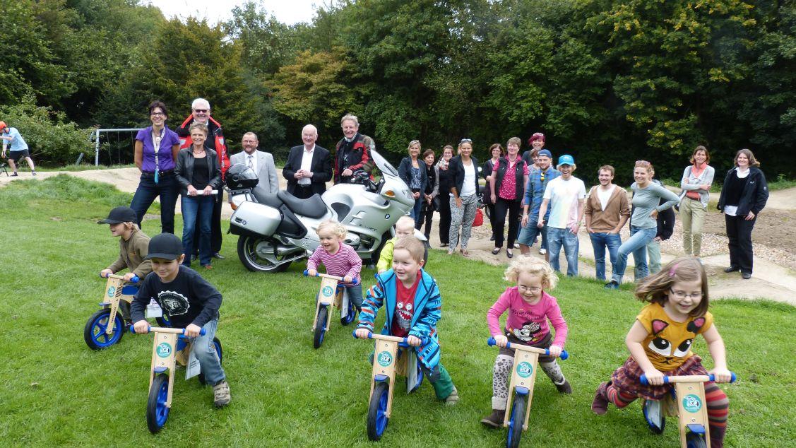 60 Laufrädchen für zwölf Kindertagesstätten