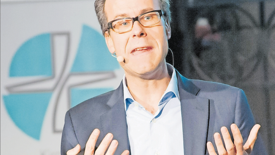 Innovationsforscher Frank T. Piller brachte eine Maschinensteuer auf Algorithmen zur Sprache, um die Grundlagen des Gemeinwesens zu erhalten.