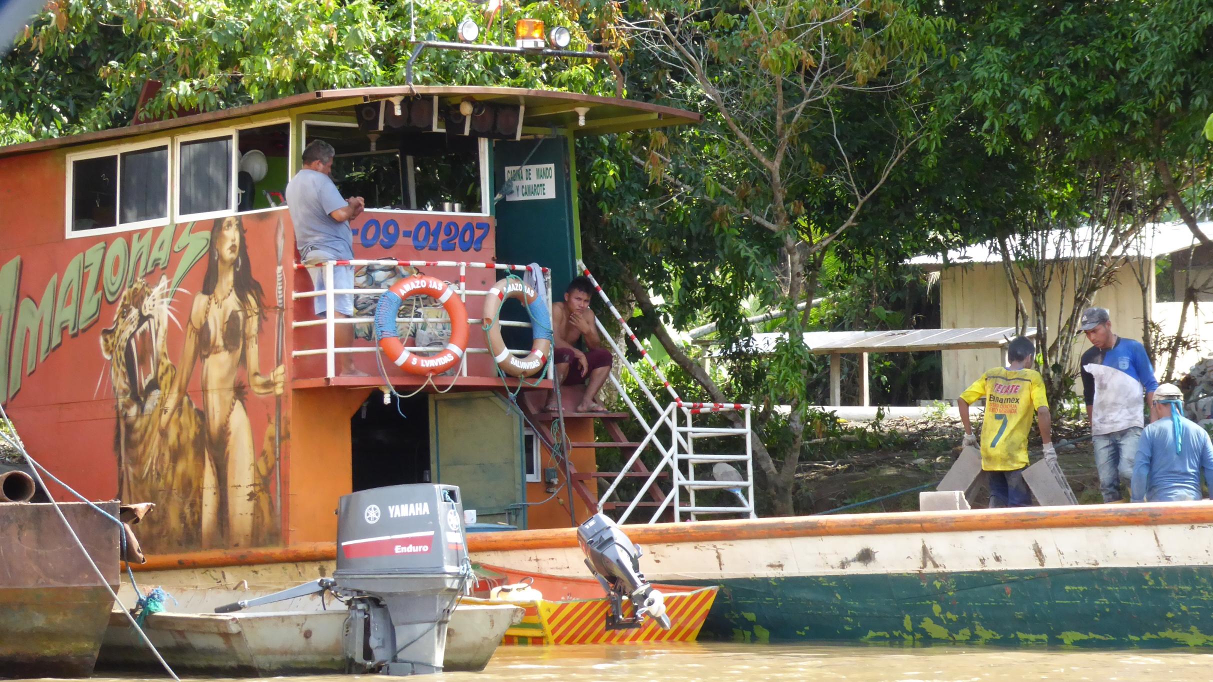 Amazonas-Frachtschiff