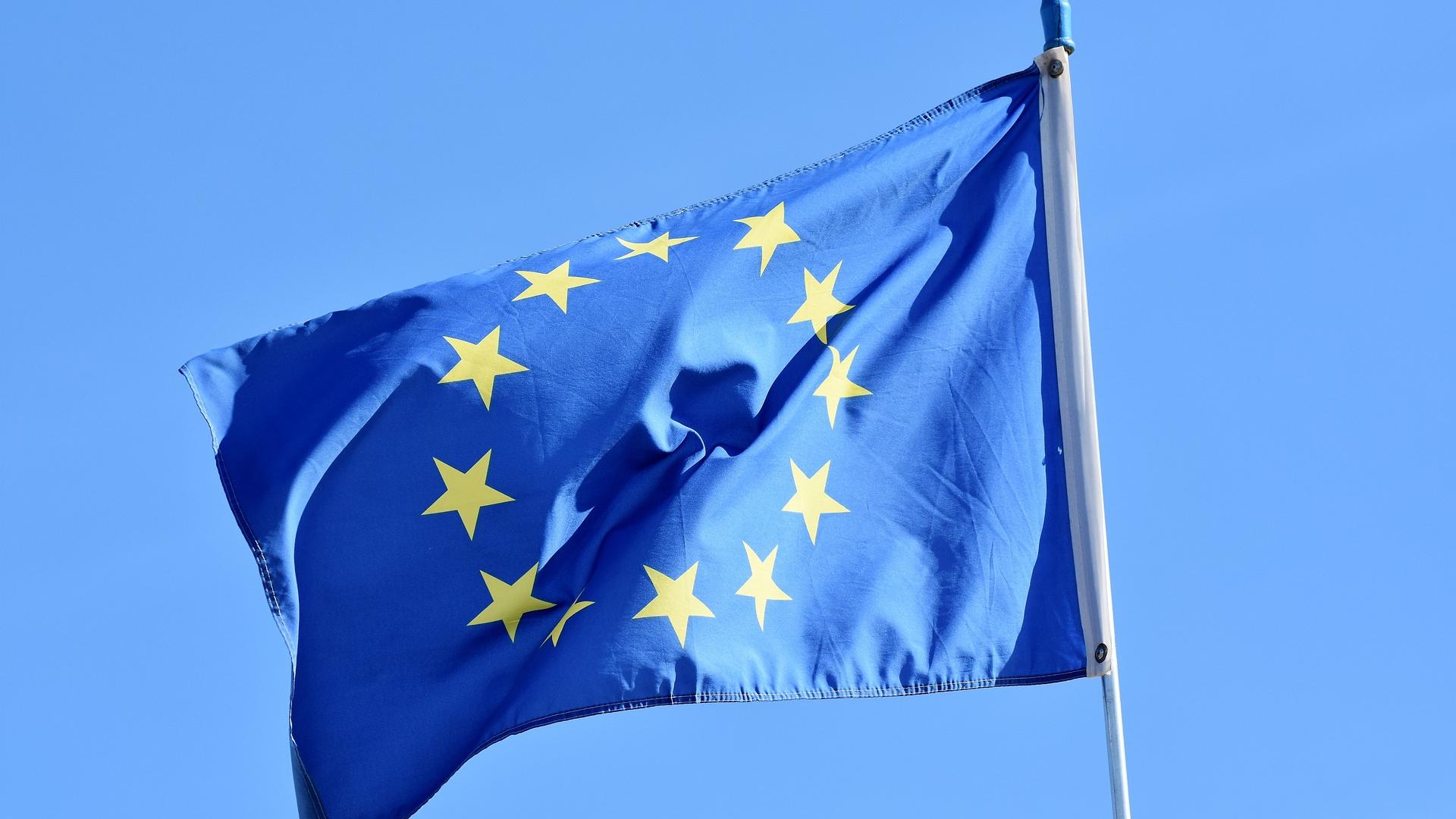 Die Europäische Union will Unternehmen zum Schutz von Menschenrechten und der Umwelt in ihren Wertschöpfungsketten verpflichten. Offen ist jedoch, wie wirksam das sogenannte EU-Lieferkettengesetz ausfällt.