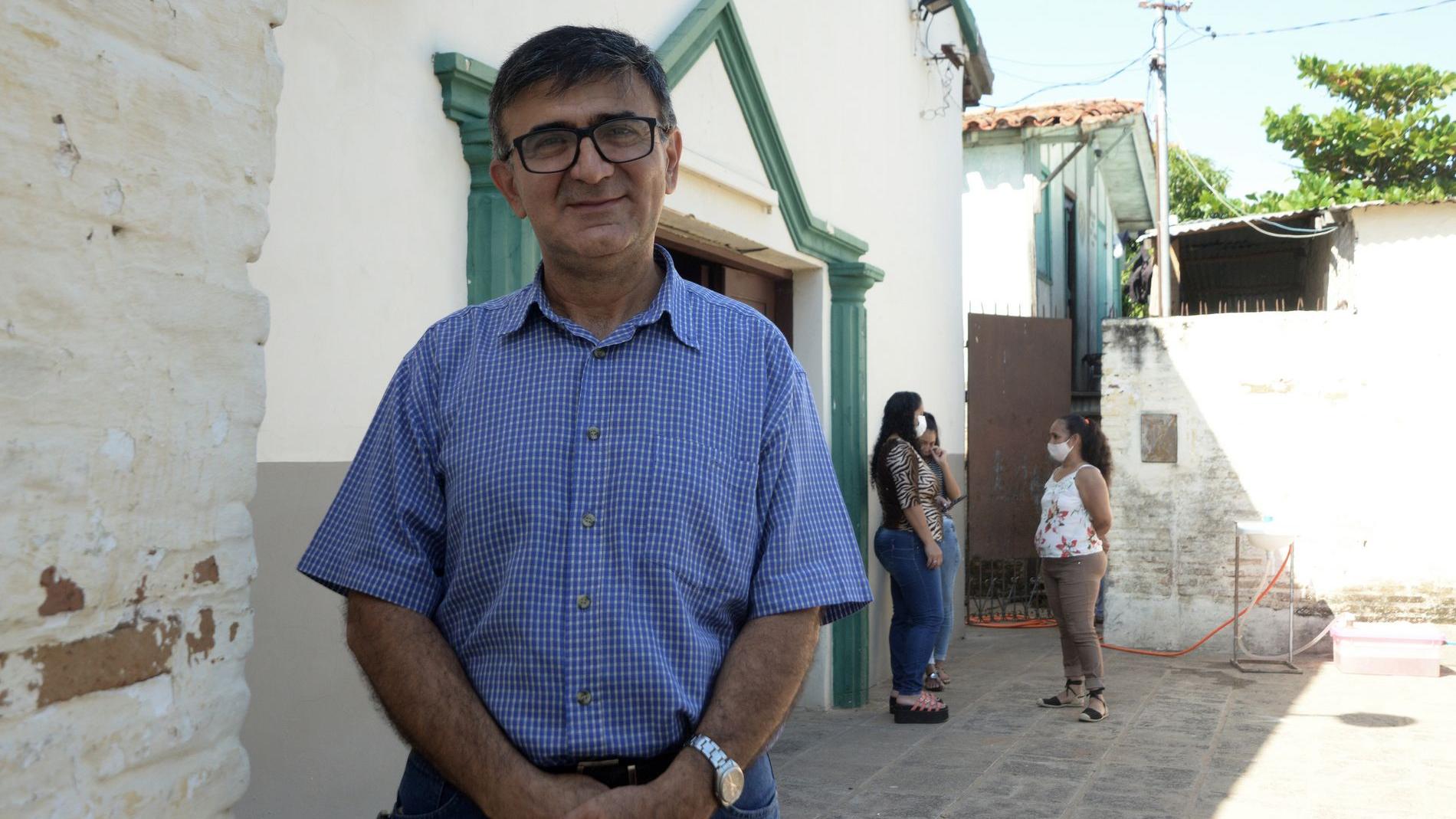 Ricardo Gonzalez von der Sozialpastoral kämpft in Paraguay für ein würdiges Leben der Menschen seiner Gemeinde, die regelmäßig von Überschwemmungen betroffen ist.