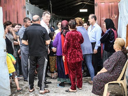 In diesen Containerdörfern sind im nord-irakischen Suleymania christliche Flüchtlinge untergebracht. missio-Präsident Prälat Dr. Klaus Krämer hat sie 2016 besucht.