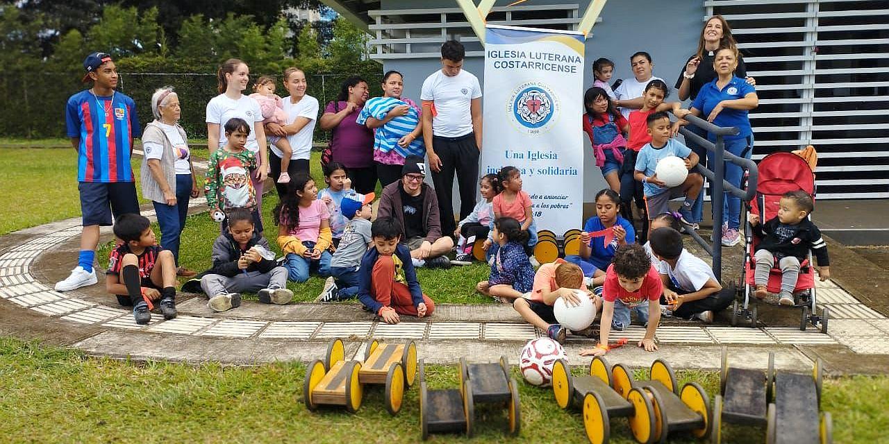 Freiwillige sind schwerpunktmäßig an der Planung und Durchführung von Schulworkshops beteiligt.