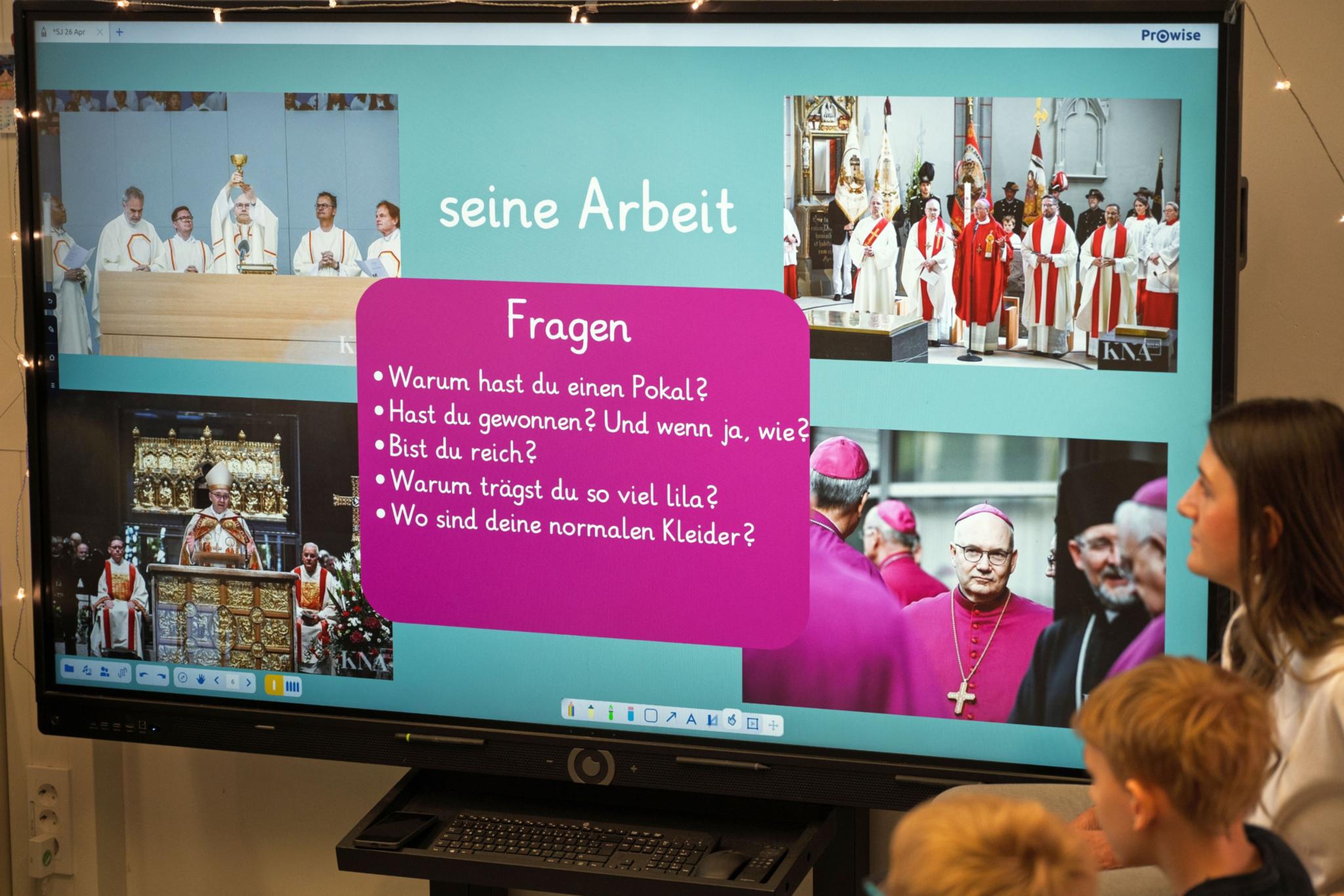 Bischof Helmut steht gerne Rede und Antwort