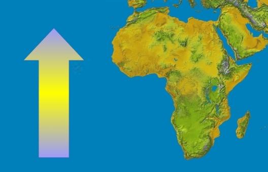 Landkarte von Afrika, links daneben weist ein Pfeil nach oben.