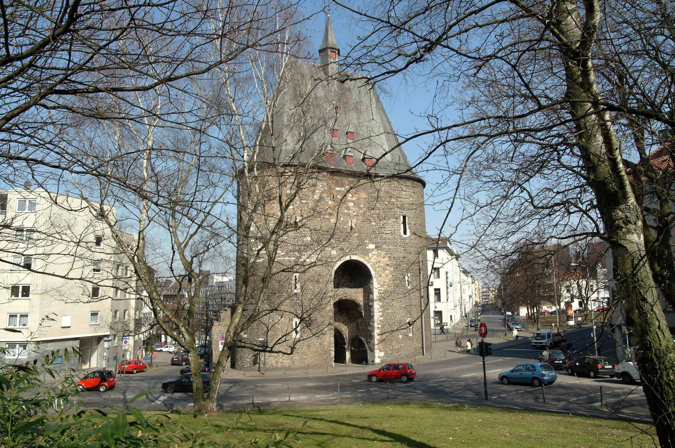 Das Marschiertor, ein mittelalterliches Stadttor von Aachen.