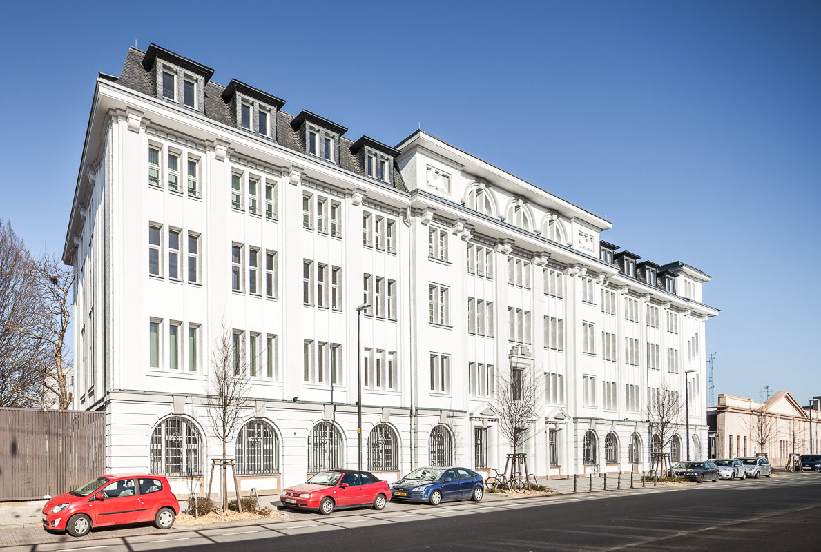 Gebäude, es ist die alte Nadelfabrik in Aachen, die heute das Stadtarchiv beherbergt.