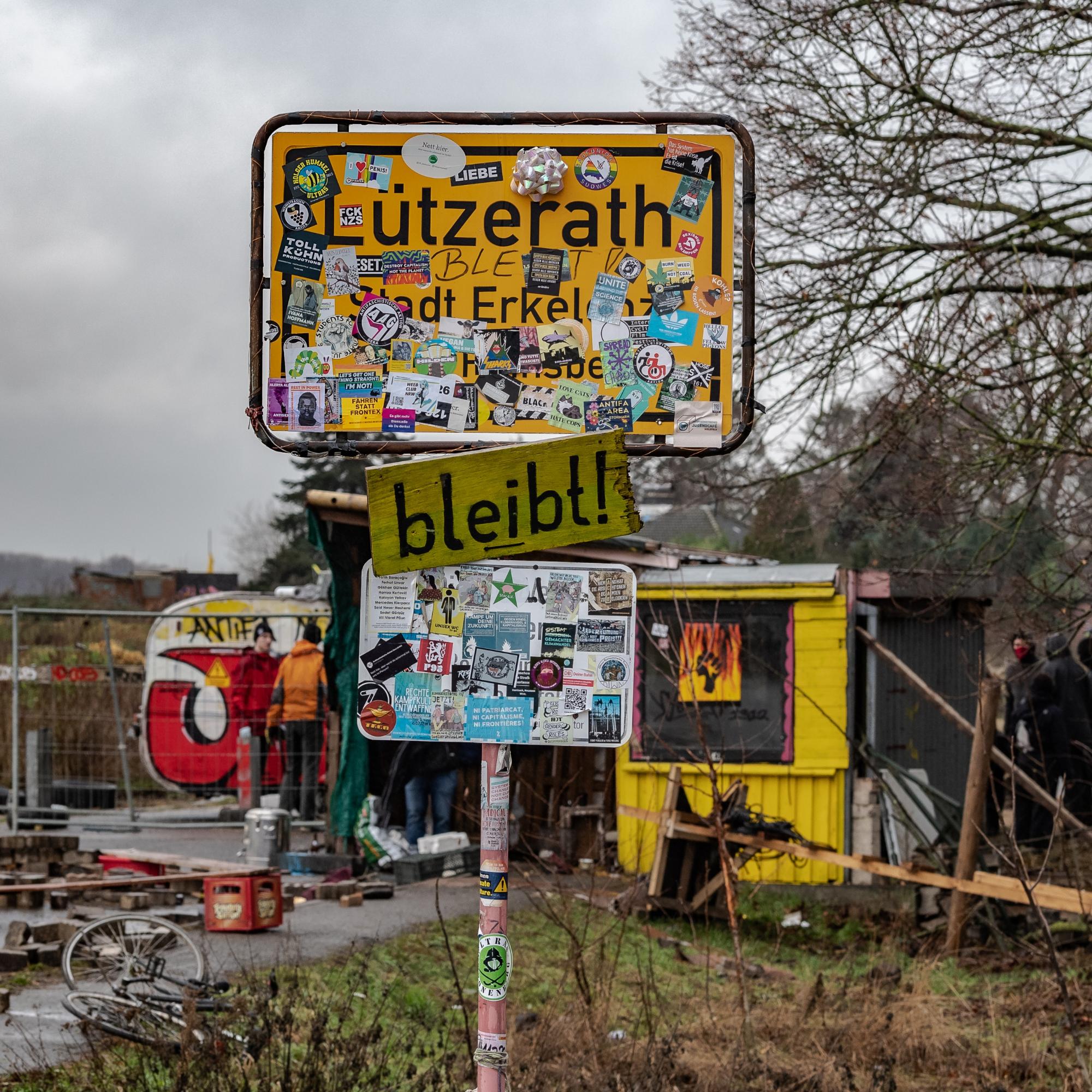 Das Ortsschild von Lützerath vor der Räumung