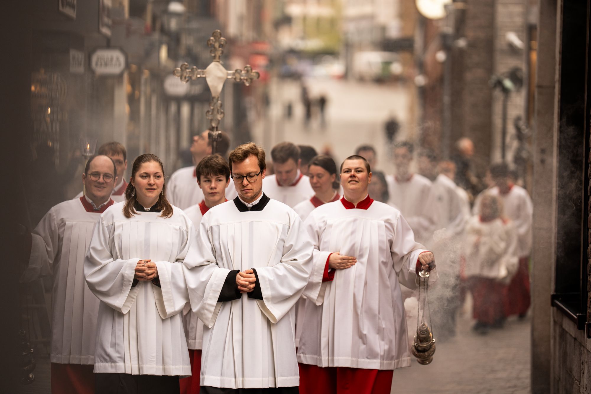 Aus dem ganzen Bistum reisten Messdiener zur Chrisammesse.
