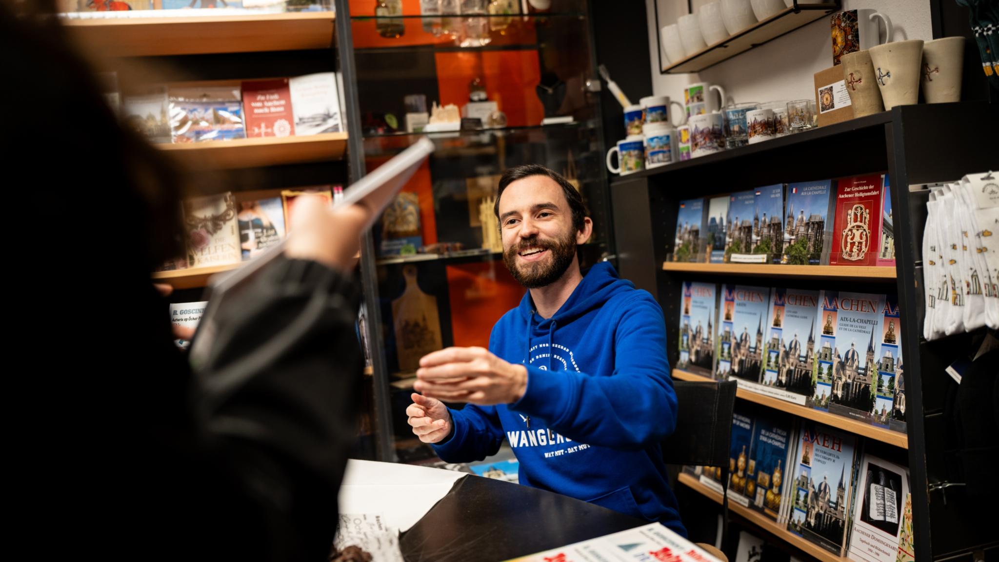 Die Asterix-Comics auf Öcher Platt sind im Domshop erhältlich.