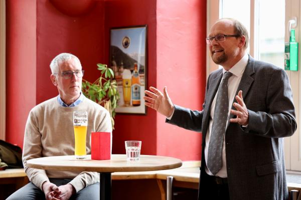 Hans-Otto von Danwitz (links) und Dr. Udo Lenzig beschrieben die aktuelle Lage der Kirchen im Jülicher Land und wagten einen Blick in die Zukunft.
