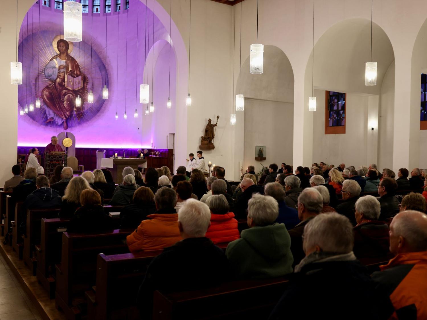 „Gerade das Ehrenamt trägt unsere Pfarreien und Kapellengemeinden“, bedankte sich Pater Wieslaw Kaczor SDS bei allen ehrenamtlich Tätigen.