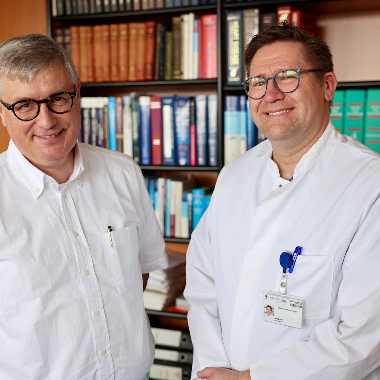 Chefarzt Dr. Jan-Georg Ochs (Innere Medizin I, links) und Jörg Gruner, Ärztlicher Leiter der Klinik für Gastroenterologie, standen für ein Interview bereit.
