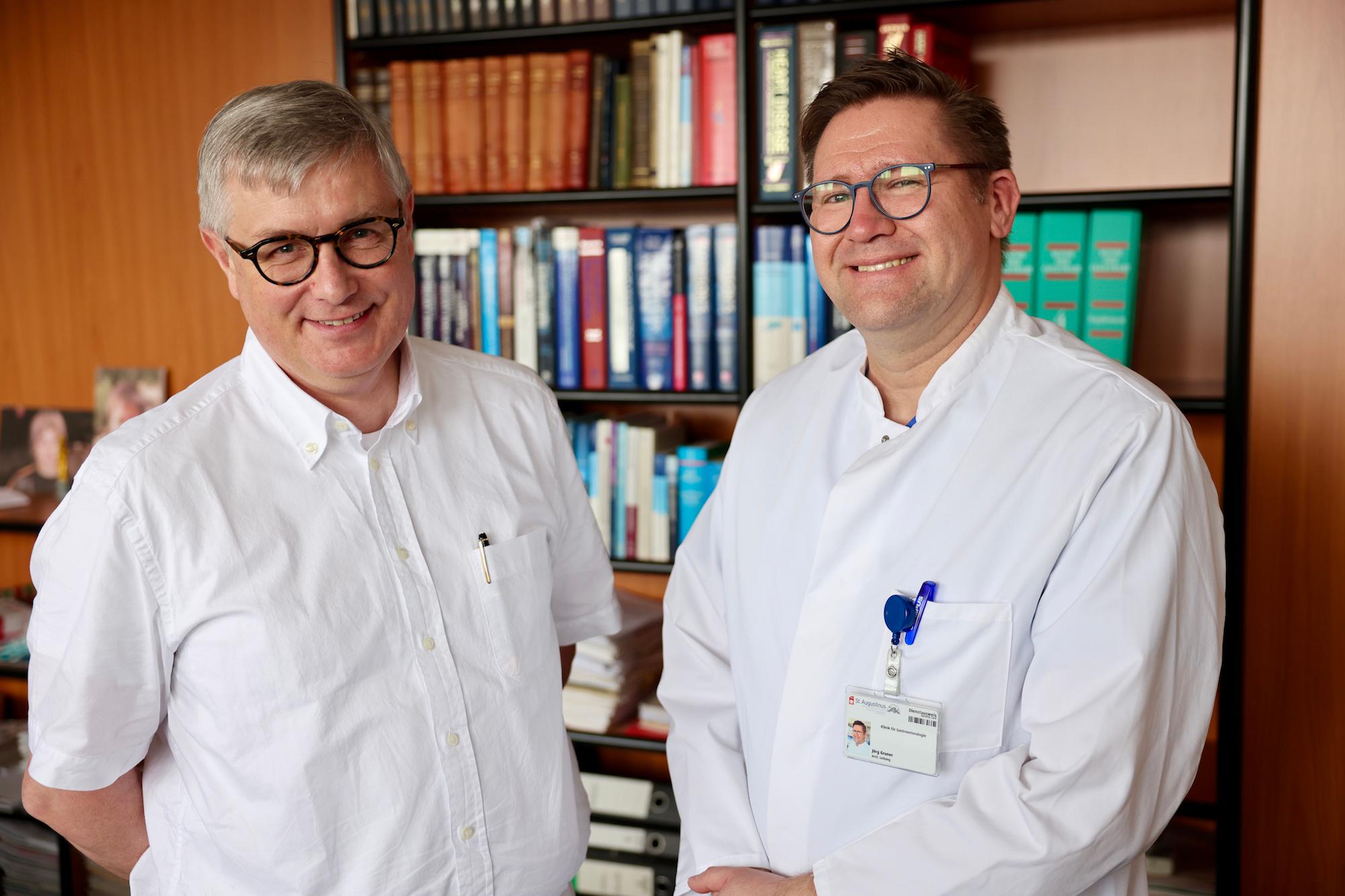 Chefarzt Dr. Jan-Georg Ochs (Innere Medizin I, links) und Jörg Gruner, Ärztlicher Leiter der Klinik für Gastroenterologie, standen für ein Interview bereit.