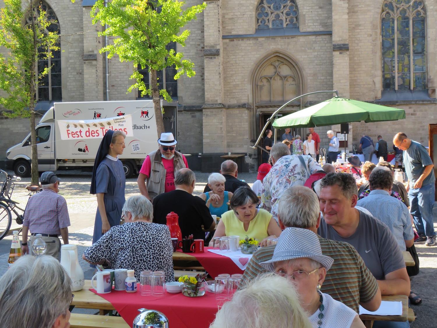 Das „Fest des Teilens“ auf dem Edmund-Erlemann-Platz findet jedes Jahr statt.