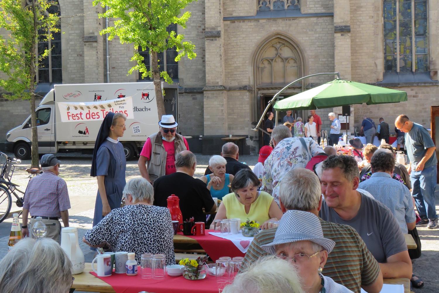 Das „Fest des Teilens“ auf dem Edmund-Erlemann-Platz findet jedes Jahr statt.