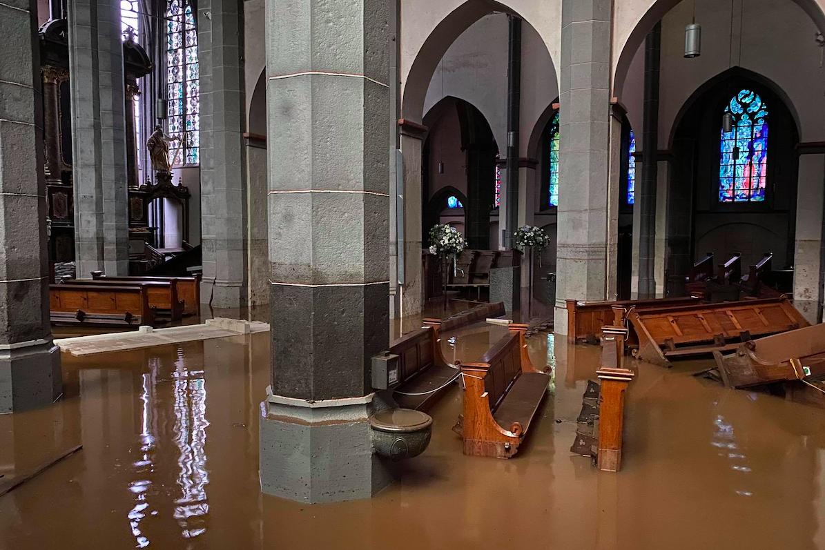 In Kornelimünster ist neben vielen Häuser auch die Propsteikirche St. Kornelius „abgesoffen“.