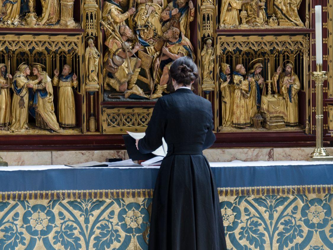 Frauen am Altar sind immer noch keine Selbstverständlichkeit.