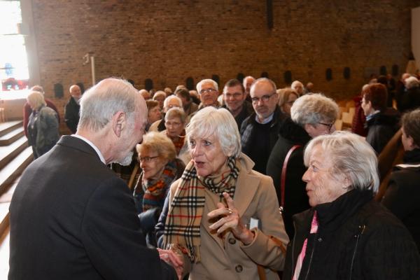 itzplätze waren ein rares Gut. Und im Anschluss der Messe nahm der Jubilar in der Dürener Marienkirche ungezählte Gratulationen in Empfang.
