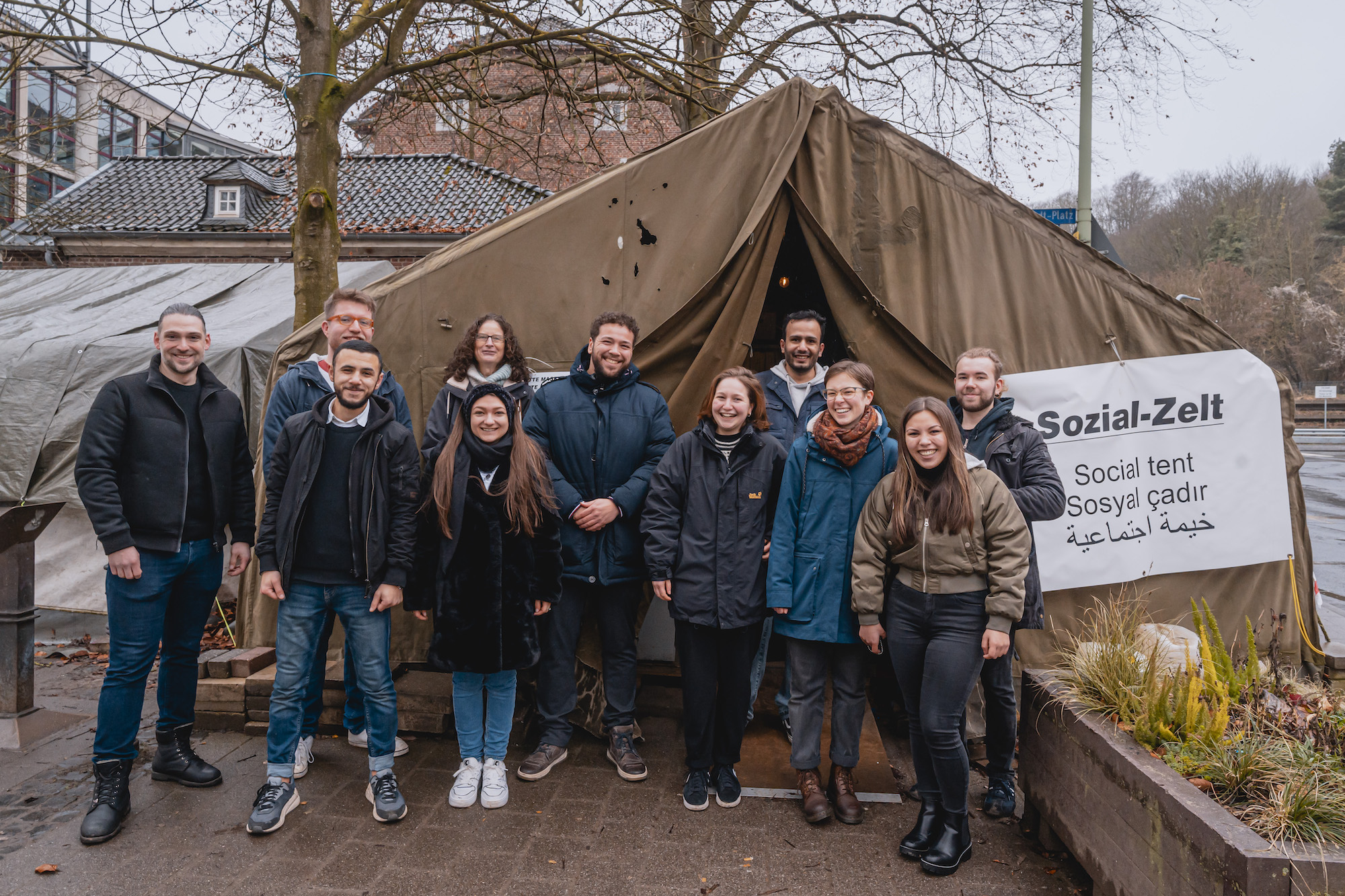 Sie werden ausgezeichnet für ihr Engagement. Ein Team von 15 Studentinnen und Studenten der Katho Aachen leistet konkrete Hilfe für die Betroffenen der Flutkatastrophe in Stolberg. Dafür wurden sie jetzt „Studierende des Jahres“. Die Preisverleihung ist am 28. März.