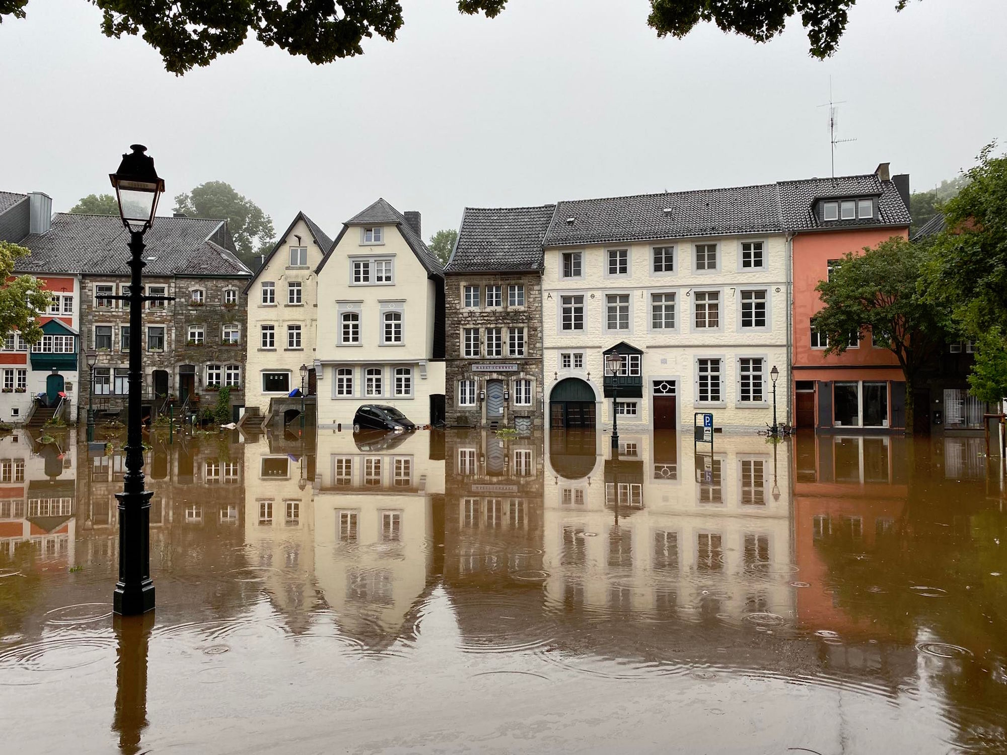 Kornelimünster war einer der Orte im Bistum Aachen, der überflutet wurde. Die Wucht der Wassermassen, durch  die andernorts auch Menschen starben, traumatisierte viele Betroffene.