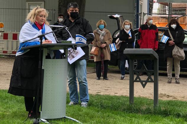 Leah Floh, Vorsitzende der Jüdischen Gemeinde in Mönchengladbach, kritisiert den Umgang in Deutschland mit Antisemitismus.