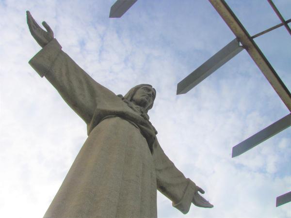 Monumento Cristo Rei – Rio am Tejo.