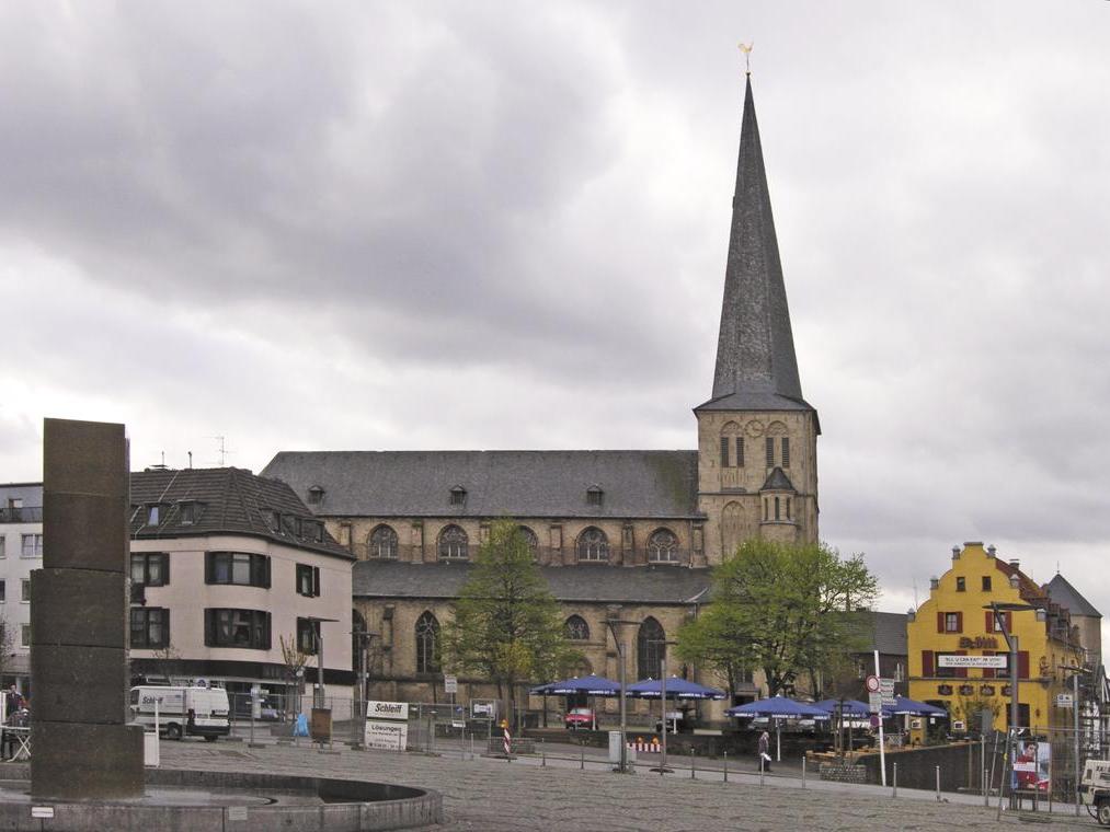 Kirche wird sich erneuern (c) Hans Peter Schaefer Url: http://www.reserv-a-rt.de