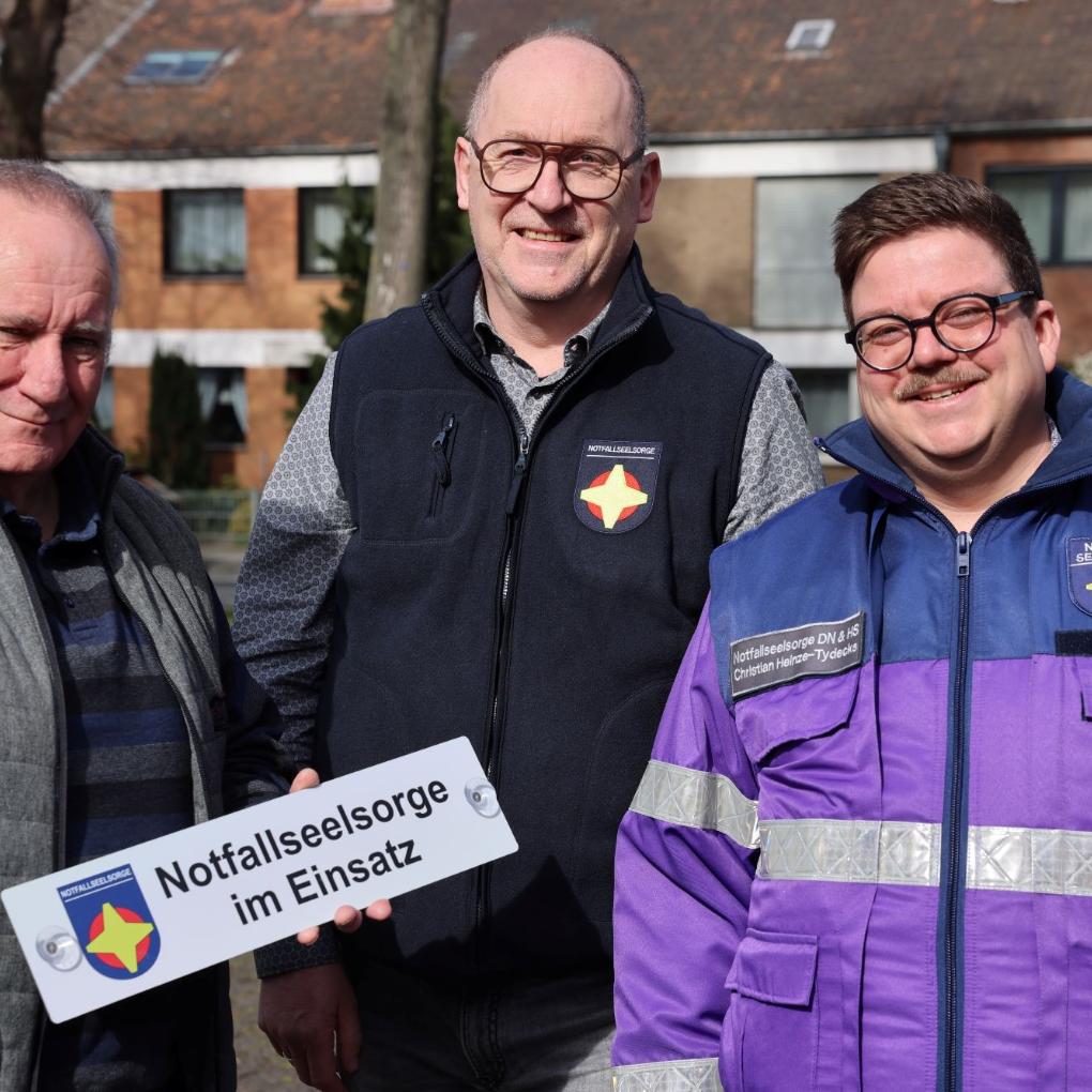 Gemeindereferent Achim Kück (von links), Bert Graff und Pastoralpsychologe Christian Heinze-Tydecks freuen sich über Verstärkung des Teams im Kreis Düren.