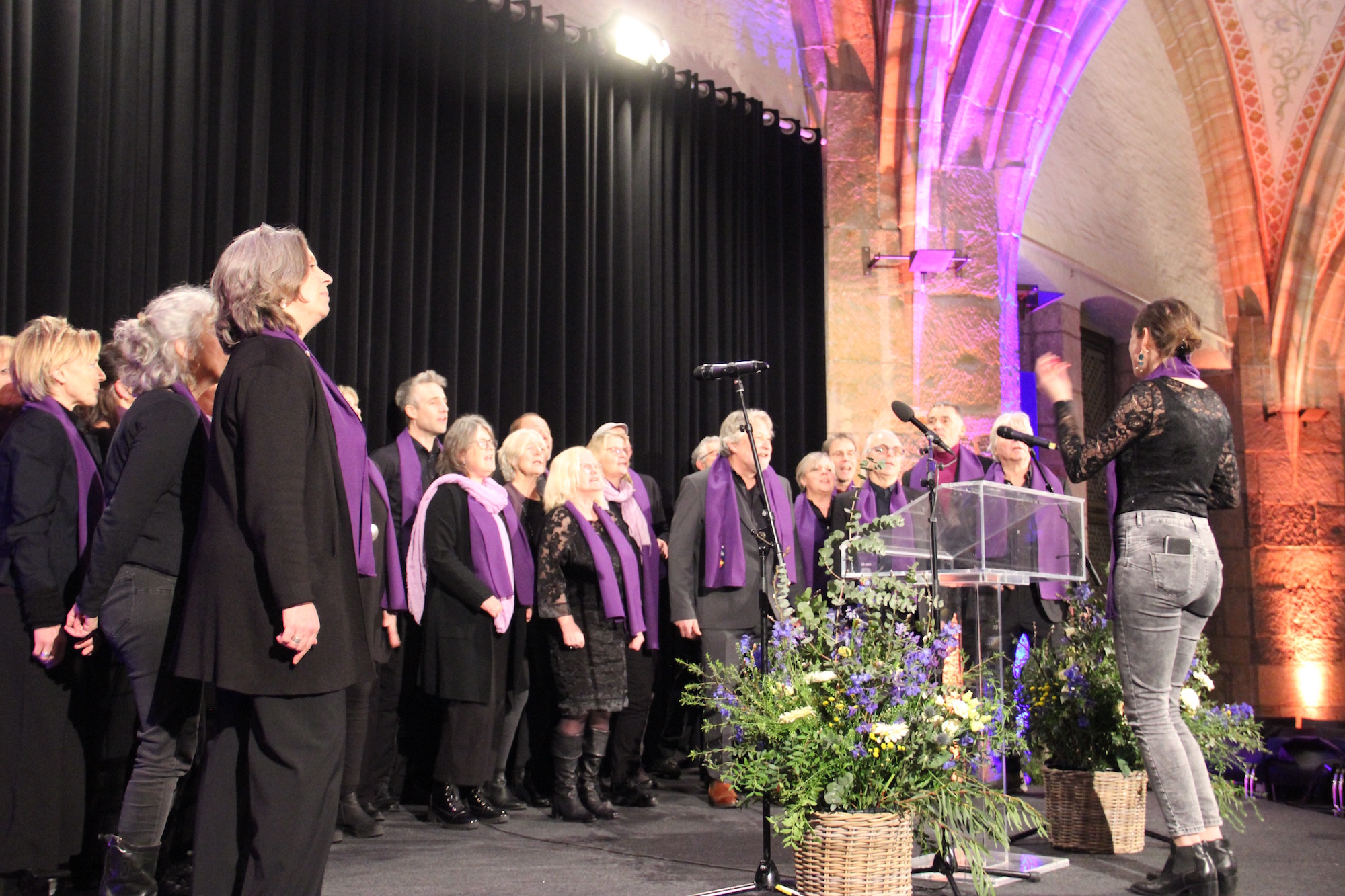 Zum Jubiläum  haben sich einige der Notfallseelsorgenden mit dem Chor des  Bildungswerks Aachen zu einem Projektchor zusammengefunden.