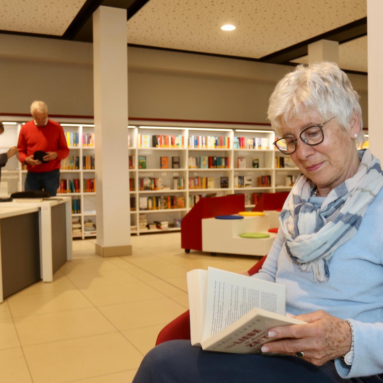 Ort der Begegnung, aber auch der Stille:  „Die Bücherei St. Lukas“ möchte zum Verweilen einladen.