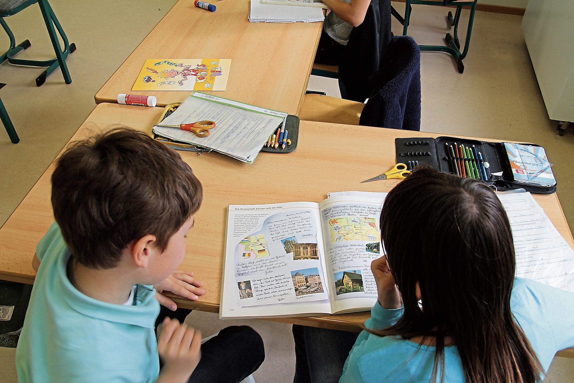In den katholischen Schulen im Bistum Aachen gilt „Bildung ermöglichen.  Schule gemeinsam gestalten“.