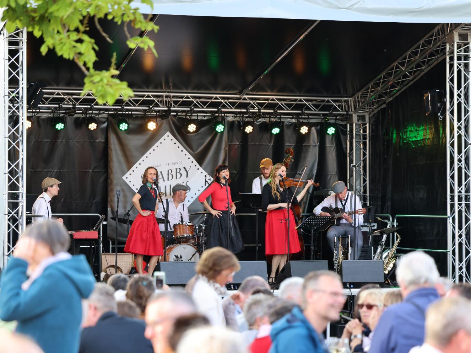 Auftakt der Kulturtage ist am Wochenende des 16./17. Mai das Festival „Steinfeld Calling“ mit dem Hermann-Josef-Fest.